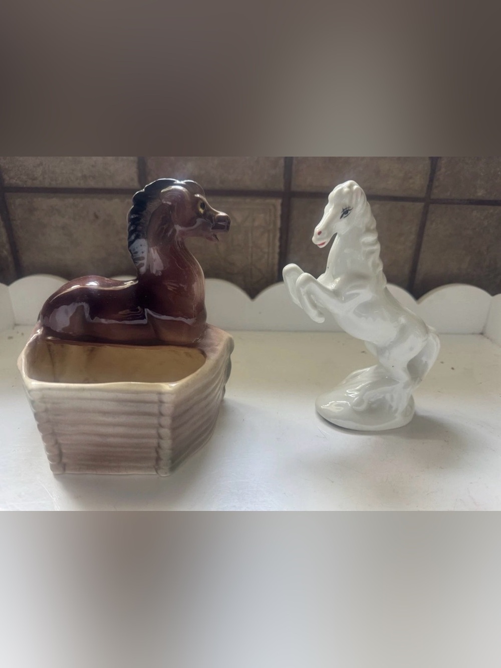 Horse planter Vtg 1940. Great Details!  Beautiful horses! USA Bonus white Horse